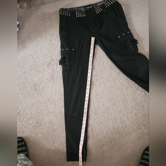 Miss Me | Studded Skinny Cargo Pant - Size 25 - Picture 6 of 7